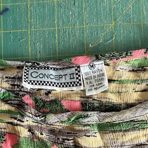 Vintage Concept II Women's Pullover Top Short Sleeves Shoulder Pads Boho sz M - Picture 3 of 5